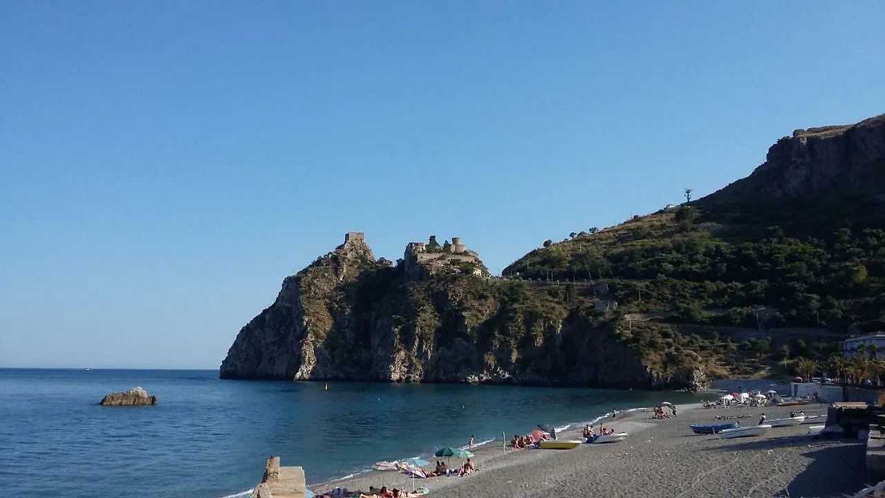 Сasa de vacaciones Le Sorelle Santa Teresa Di Riva Italia